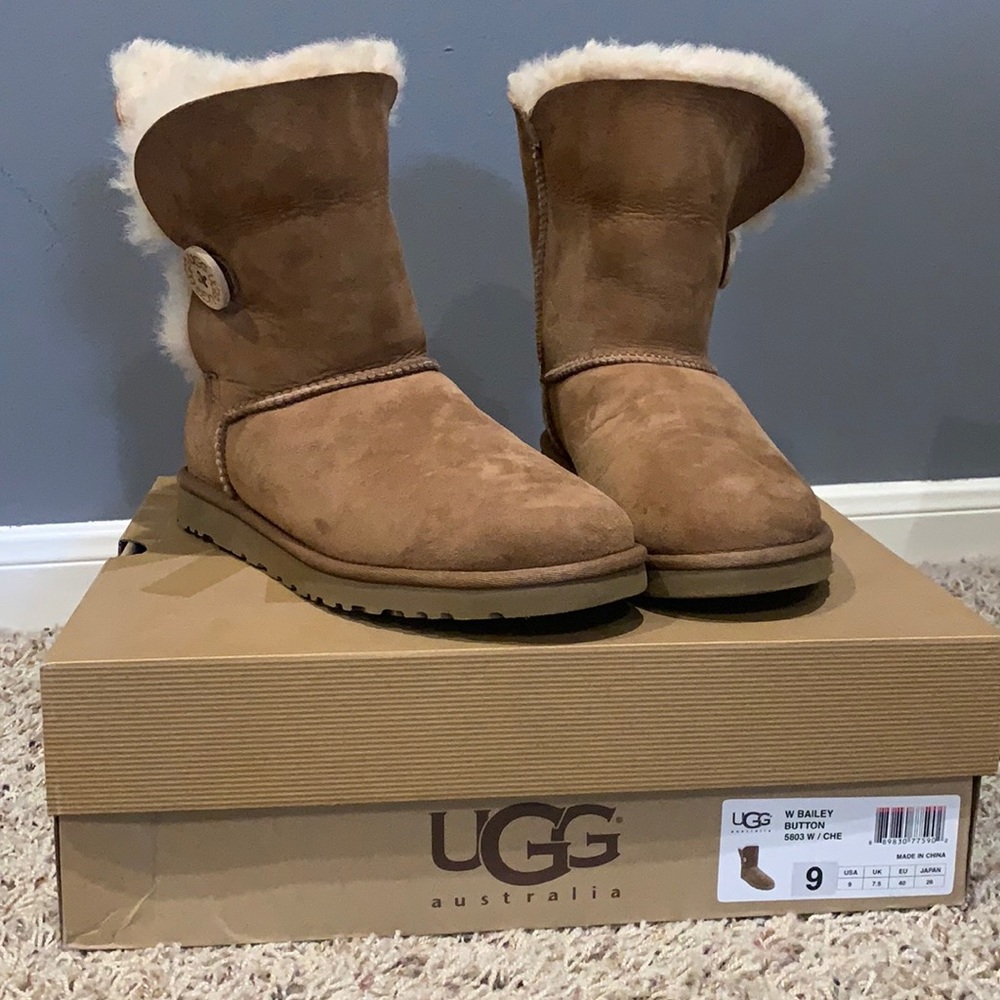 Uggs with Bailey Button. Size 9. Tan